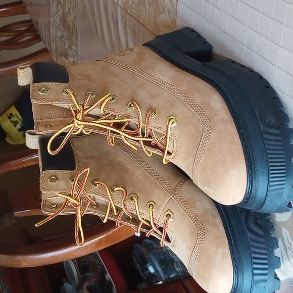 Timber land ladies sky 6" lace up boots - Picture 8 of 8